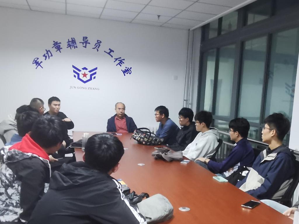 聚焦考研方向，为学子点亮考研明灯——公司举行机械电子工程专业考研座谈会